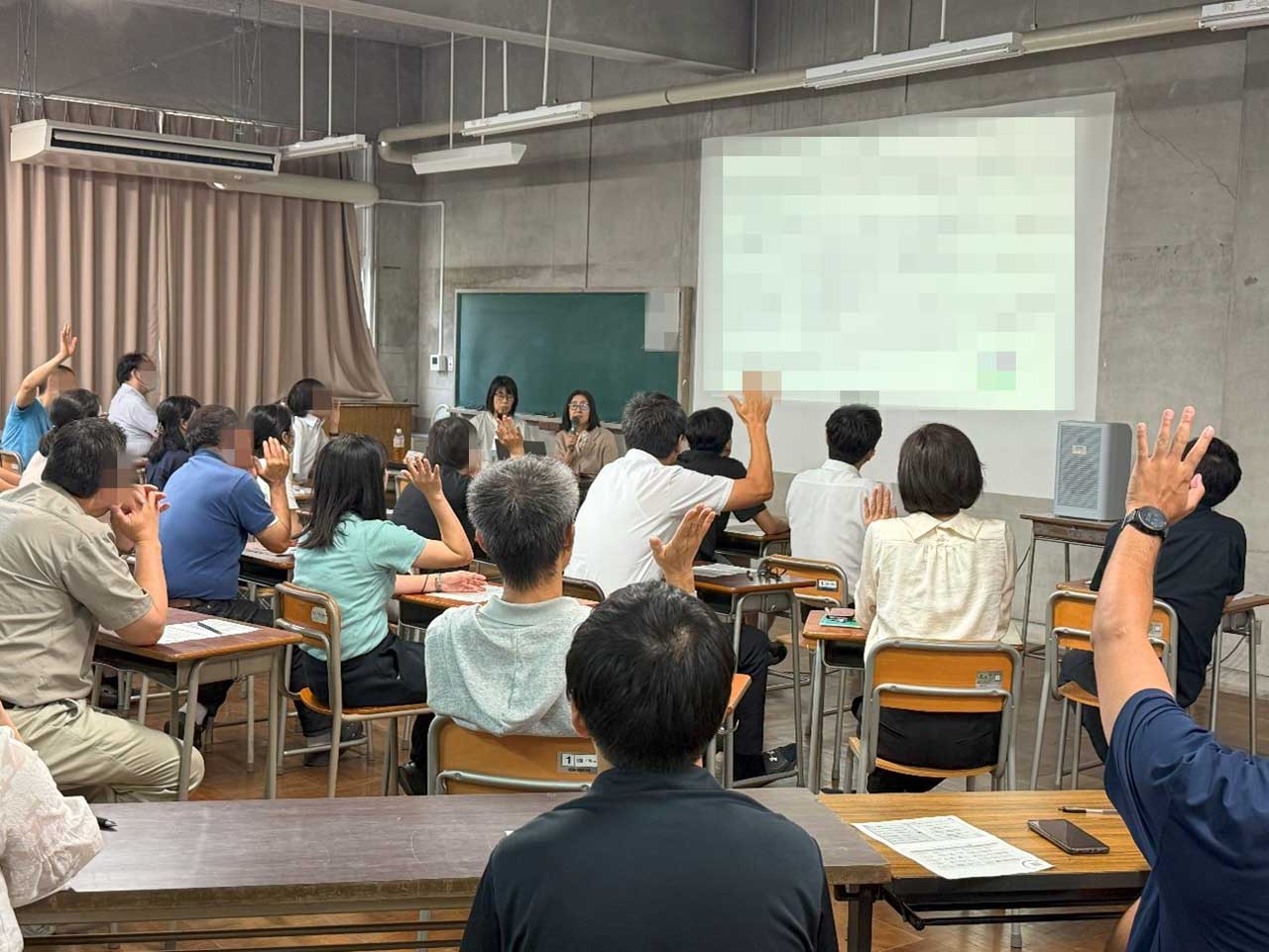 愛知県立刈谷東高等学校様のハラスメント未然防止研修の実施風景