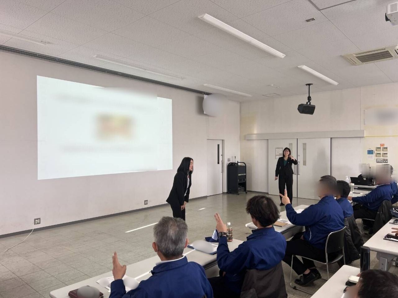 株式会社東郷製作所（製造業）の管理職向けハラスメント未然防止研修の実施風景